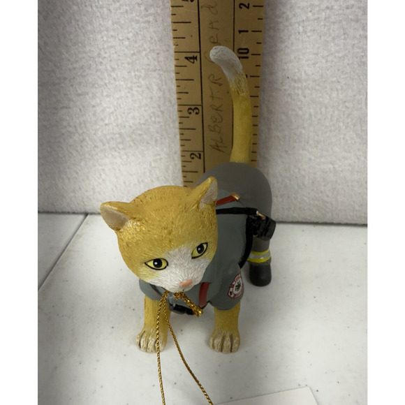 Hamilton Furr-Ever Firefighter Collection READY FURR ACTION FIGURINE W TAG #0481 - Picture 6 of 6
